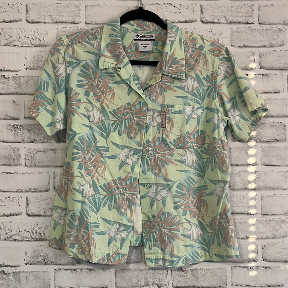 Columbia Women’s Tropical Print Button Up | Size: Medium